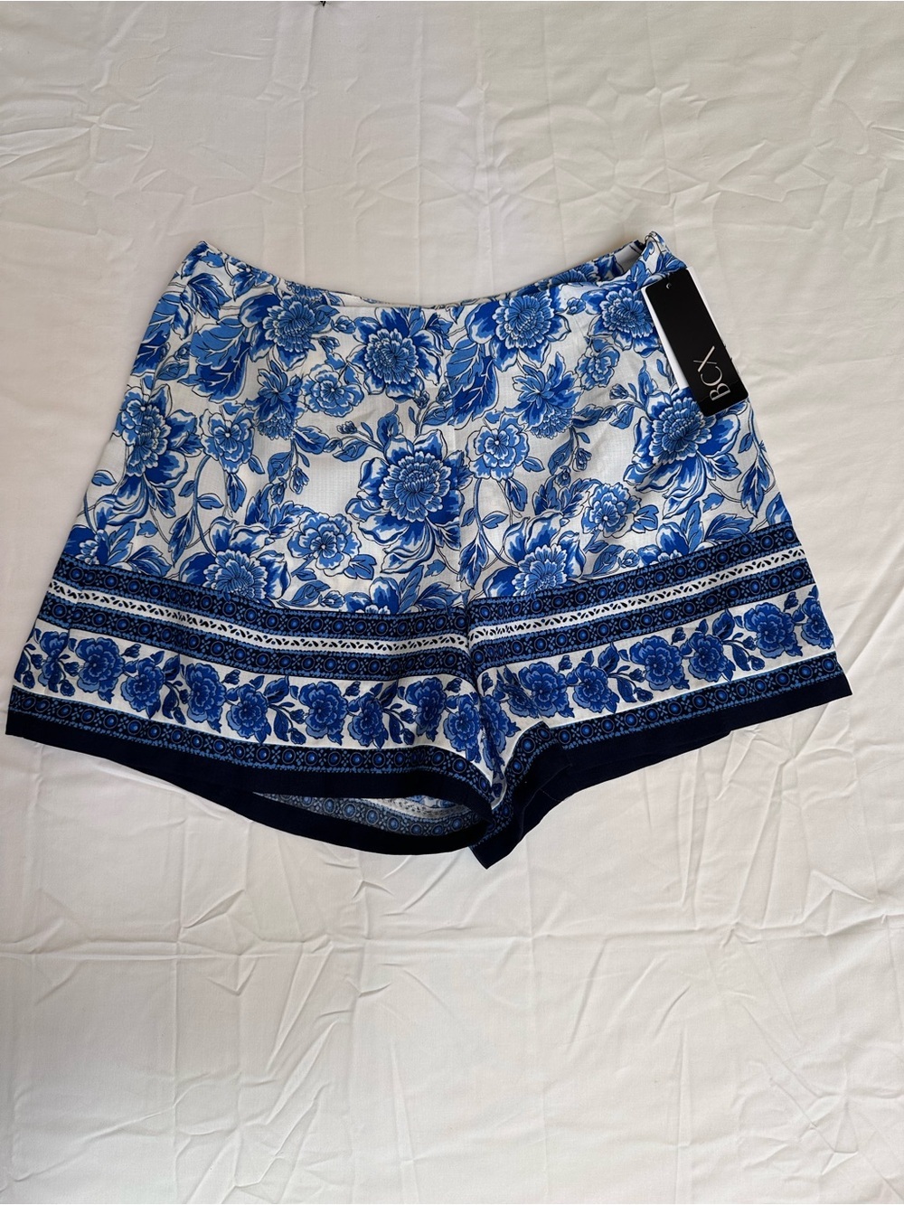 BCX White and Blue Floral Border High-Waist Women's Shorts